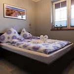 Comfortable Apartment, 5 Bedrooms, Summer Pool Gąski