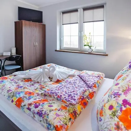 Comfortable Apartment, 5 Bedrooms, Summer Pool