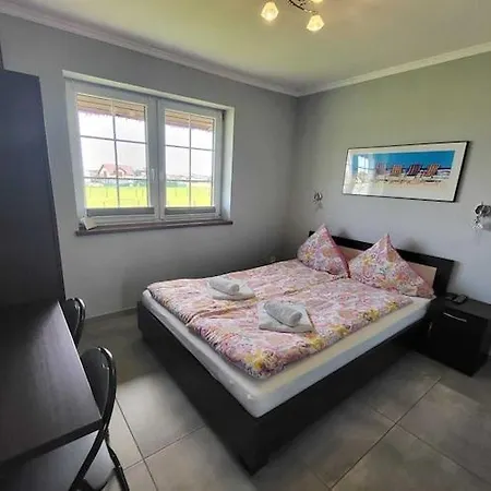 Comfortable Apartment, 5 Bedrooms, Summer Pool Apartman *