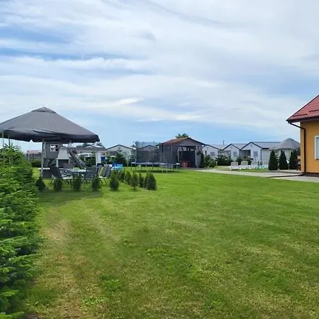 Apartman Comfortable Apartment, 5 Bedrooms, Summer Pool Gąski