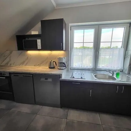 Comfortable Apartment, 5 Bedrooms, Summer Pool