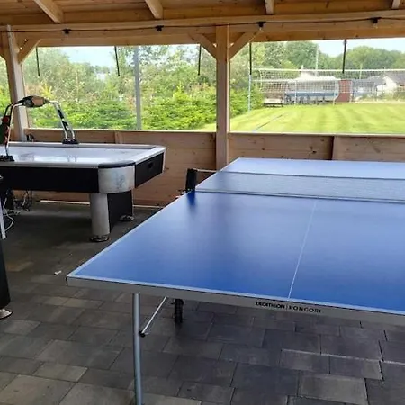 Comfortable Apartment, 5 Bedrooms, Summer Pool Gąski