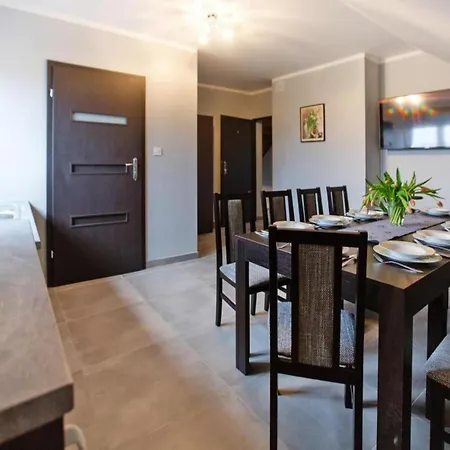 Apartamento Comfortable Apartment, 5 Bedrooms, Summer Pool Gąski
