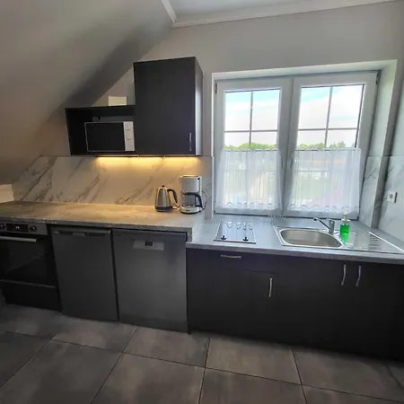 Comfortable Apartment, 5 Bedrooms, Summer Pool