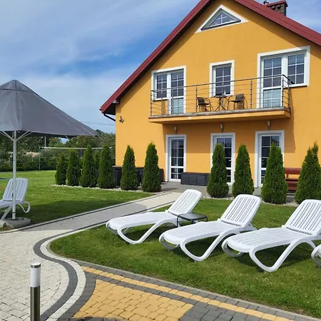 Comfortable Apartment, 5 Bedrooms, Summer Pool Apartamento Gąski