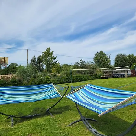 Comfortable Apartment, 5 Bedrooms, Summer Pool Apartamento Gąski