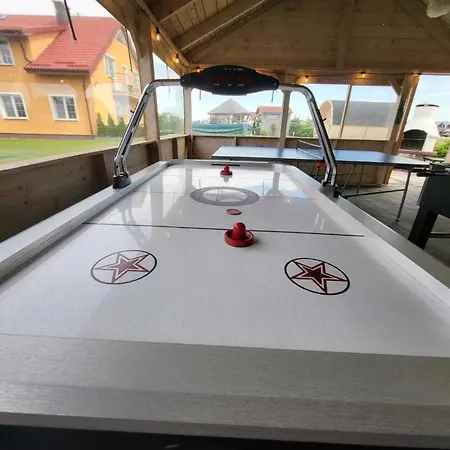 Comfortable Apartment, 5 Bedrooms, Summer Pool * Gąski