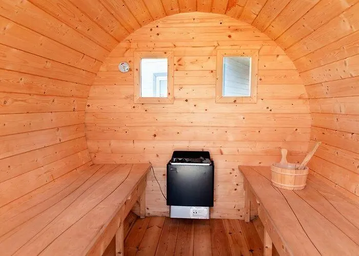 Comfortable Apartment, 5 Bedrooms, Summer Pool Apartment Gaski (Koszalin)