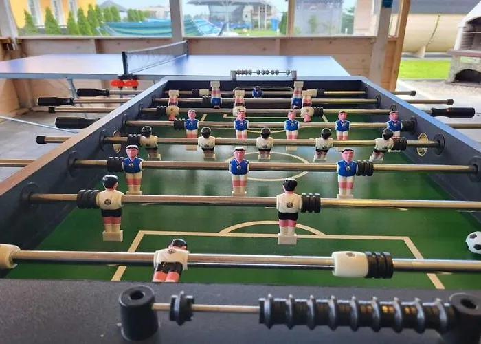 Comfortable Apartment, 5 Bedrooms, Summer Pool *