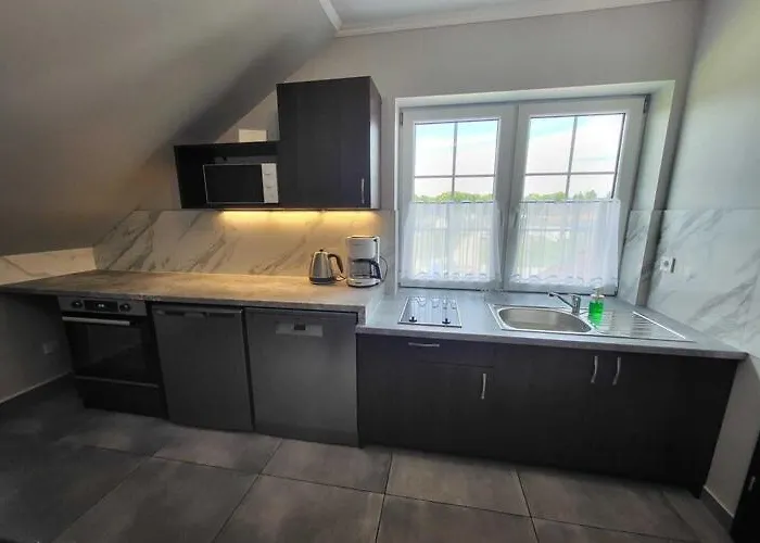 Comfortable Apartment, 5 Bedrooms, Summer Pool