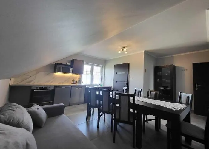 Comfortable Apartment, 5 Bedrooms, Summer Pool * Gaski (Koszalin)